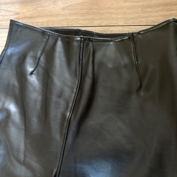Abercrombie & Fitch Faux Leather High-Rise Leggings/ Pants | Black | Size Small - Picture 3 of 6